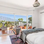 Molo 44 suites Puerto Banús
