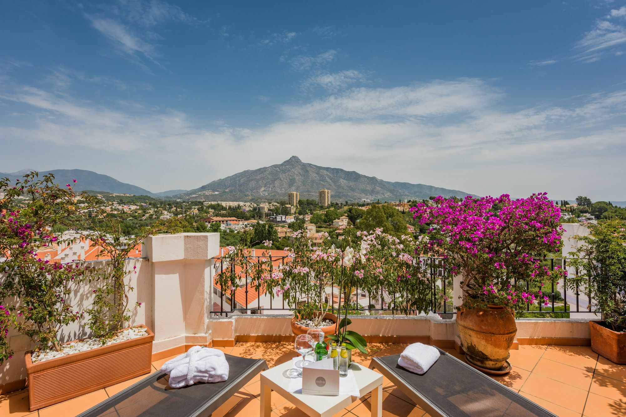 Molo 44 Puerto Banús Pensión 4*